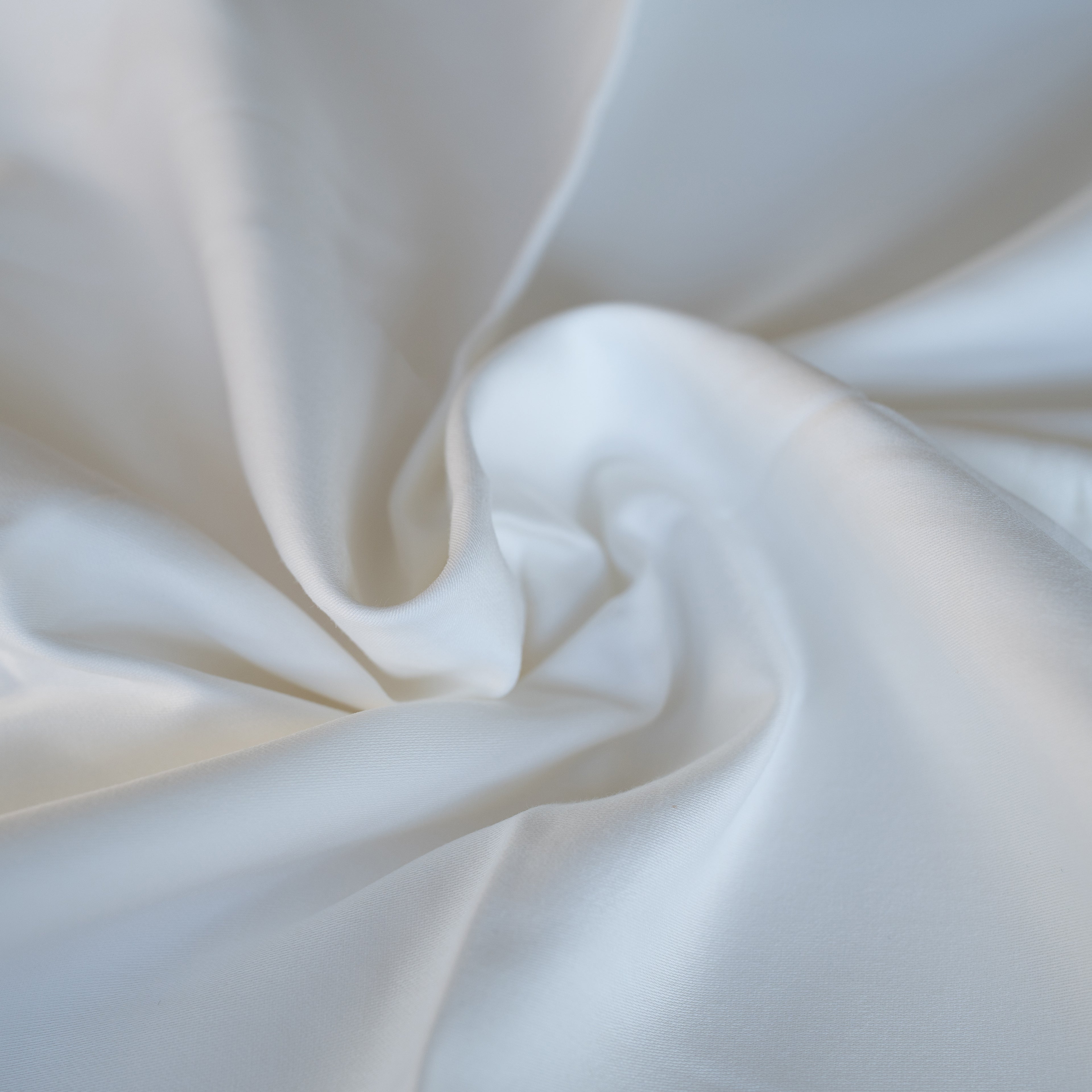 100% Premium Cotton Fitted Bedsheet Set - Silky Sateen